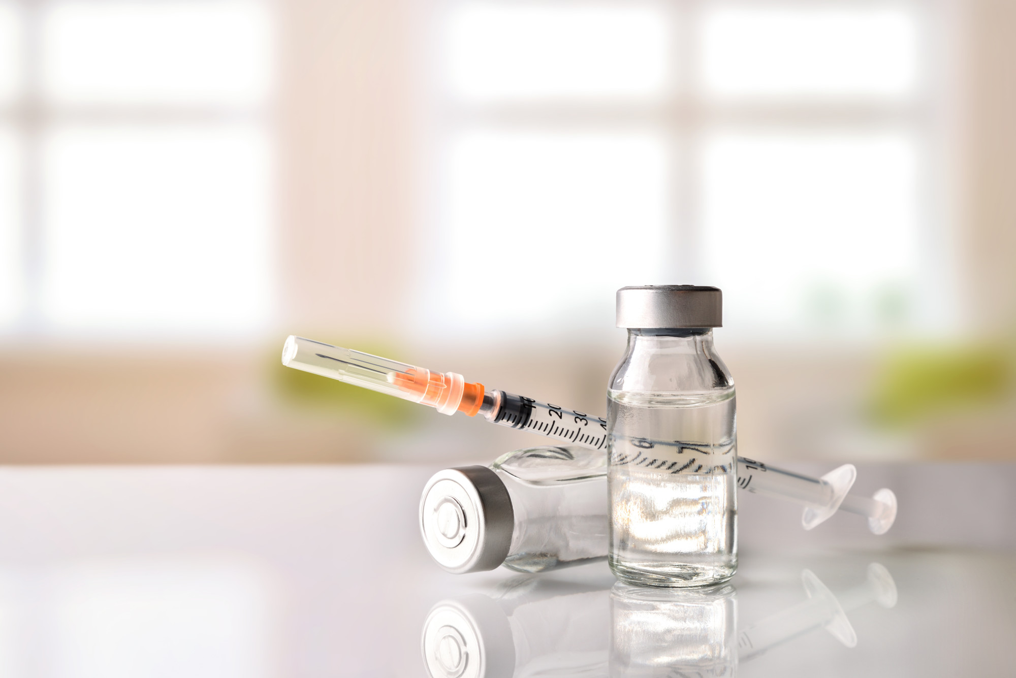Glass vs Plastic: Which Type of Vials Should You Use?
