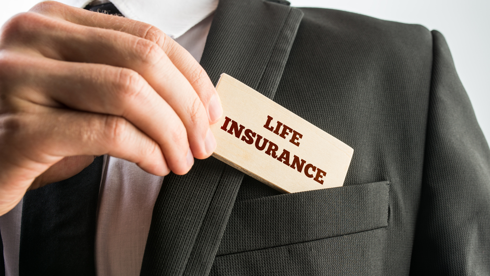 A New Agent’s Guide to Selling Life Insurance Policies