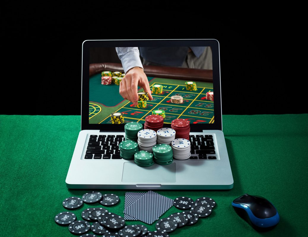 The Pros and Cons of Online Gambling