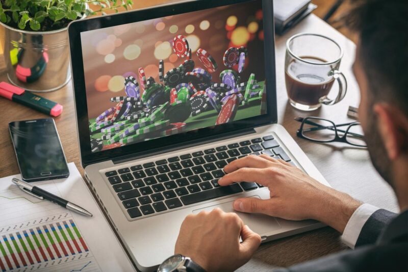 7 Compelling Reasons to Play at Online Casinos