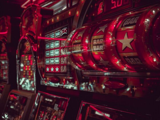 close-up photography of lucky arcade with Bar, Bar, and Star