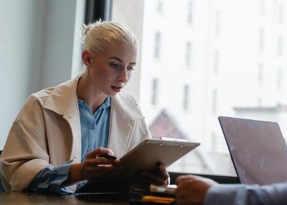 Is the Specialized Help in the Management of a Law Firm of Any Use?