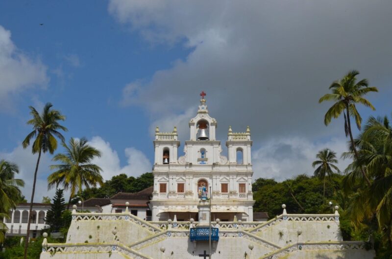 8 Must visit Churches in Goa