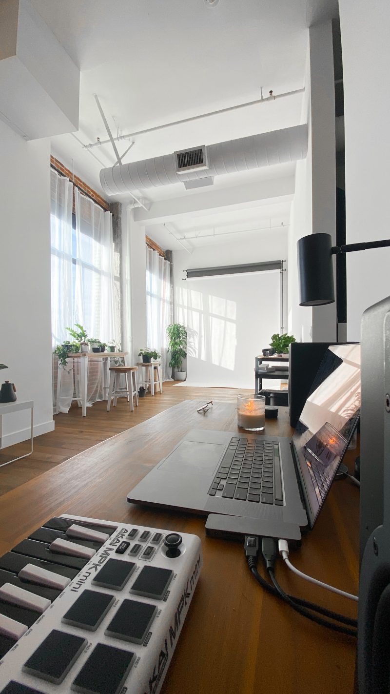 How To Handle Office Interior Design Challenge With Ease Using These Tips