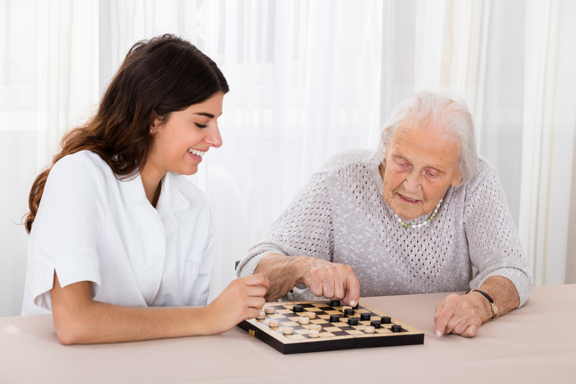 Essential Questions to Ask When Touring a Senior Living Memory Care Facility
