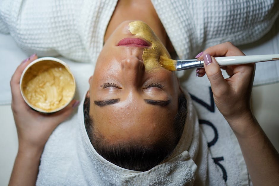 Skin Care Specialists: How To Choose the Right One for You