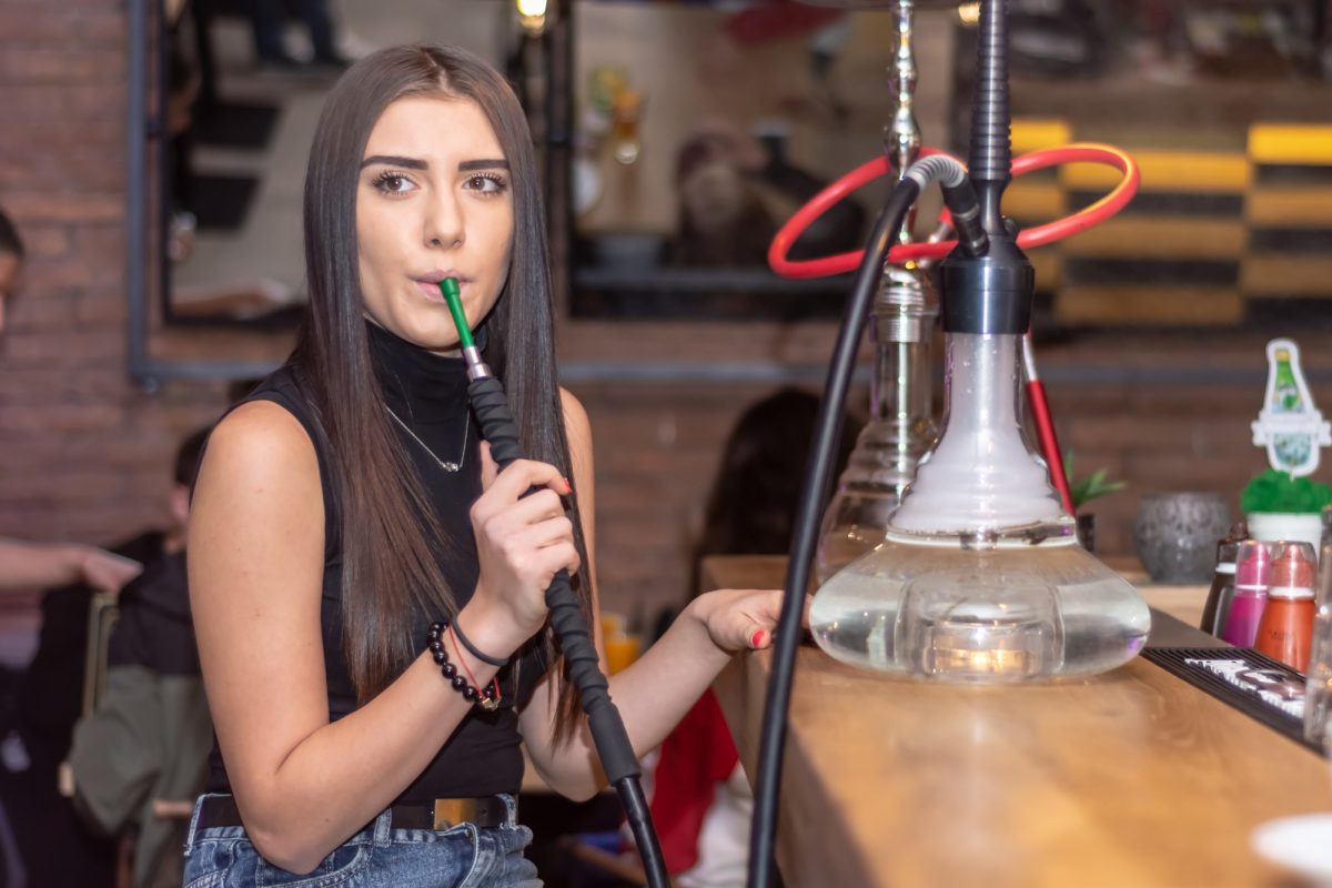 How to Smoke Hookah: An Ultimate Guide for Beginners