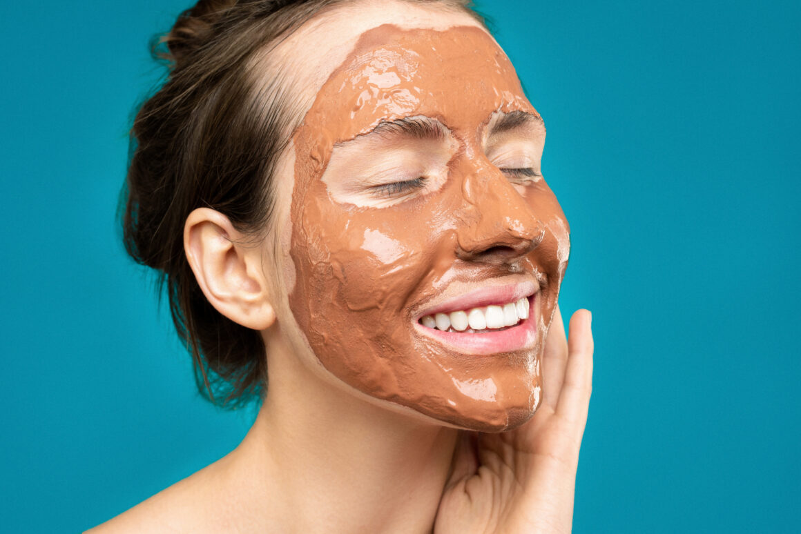 How to Take Care of Your Skin According to Your Age